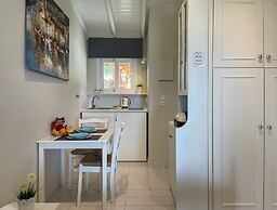 Anthoula's House