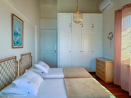 Anthoula's House