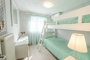Anthoula's House