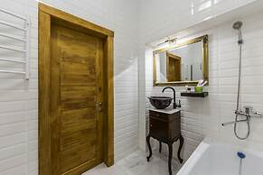 Antique Art Apartment at Khreschatyk