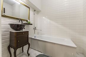 Antique Art Apartment at Khreschatyk
