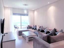 Jad Airport Luxury Apart Golf Pool