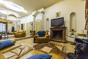 Stylish Apartment Close ot the Opera