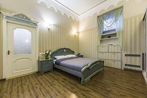 Stylish Apartment Close ot the Opera