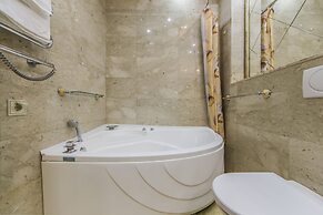 Luxurious Classic Apartment Bessarabka