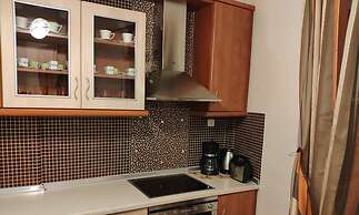 Travell Suite 11
