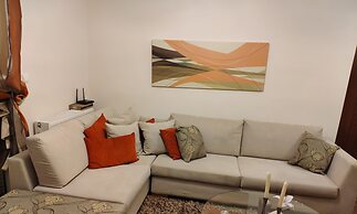 Travell Suite 11