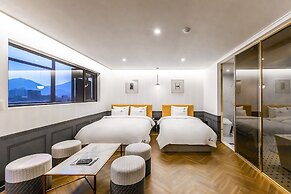 Brown Dot Hotel Sasang Renecite