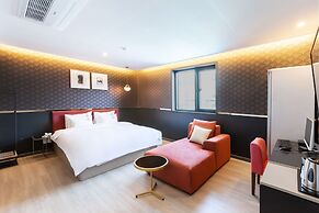 Brown Dot Hotel Sasang Renecite