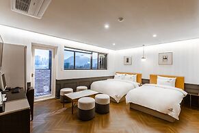 Brown Dot Hotel Sasang Renecite