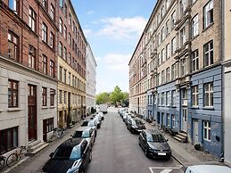 Park 1 - Lovely 1-bdr Apt Close to Metro