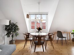 Saint - Nice 1-bdr Apt by the Canals