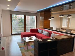 Aura Suites