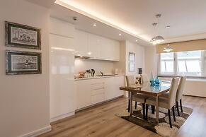 Aura Suites