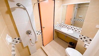 A.A. Pattaya Golden Beach Hotel