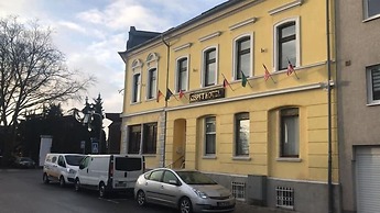 Kispet Deluxe Hotel