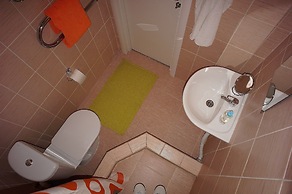 Vitamin Rooms