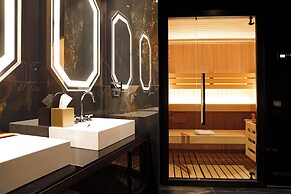 U-Visionary Roma Hotel