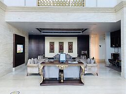 Seven Seas Hotel