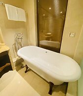 Seven Seas Hotel