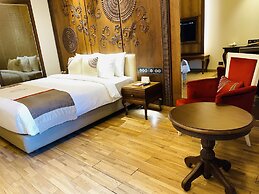 Seven Seas Hotel