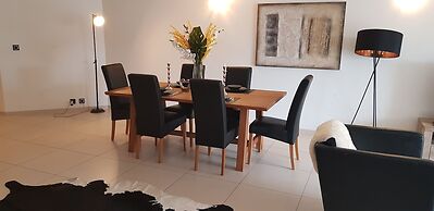 citycentre lake view apartment