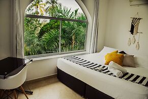 Amaranthus  Hotel