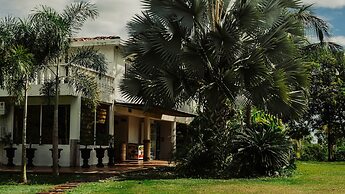 Amaranthus  Hotel