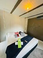 Amaranthus  Hotel