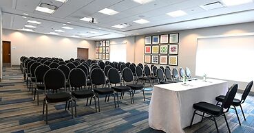 Holiday Inn Express & Suites Aurora by IHG
