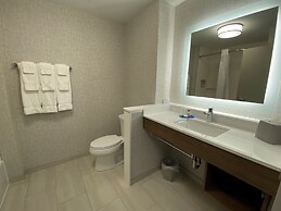 Holiday Inn Express & Suites Aurora by IHG