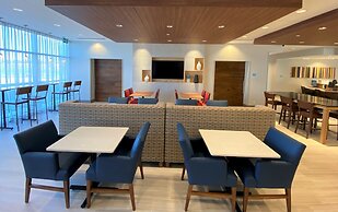 Holiday Inn Express & Suites Aurora by IHG
