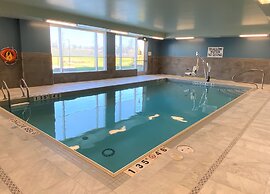 Holiday Inn Express & Suites Aurora by IHG