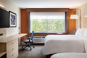 Holiday Inn Express & Suites Aurora by IHG