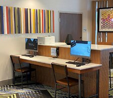 Holiday Inn Express & Suites Aurora by IHG