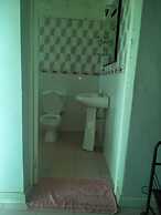 Owoods Annex Hotel