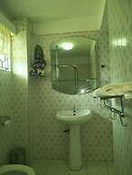 Owoods Annex Hotel