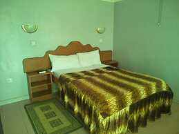 Owoods Annex Hotel