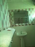 Owoods Annex Hotel