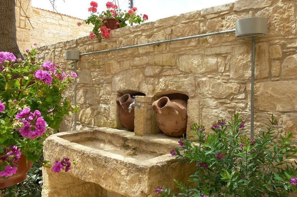 Arsorama Village Homes
