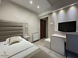 Hotel Holiday