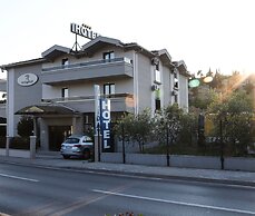 Hotel Holiday