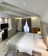 Hotel Holiday