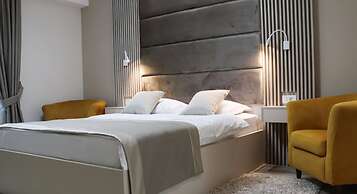 Hotel Holiday