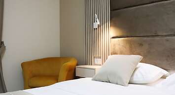 Hotel Holiday