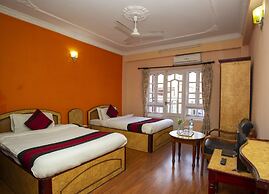 Hotel Happy Home