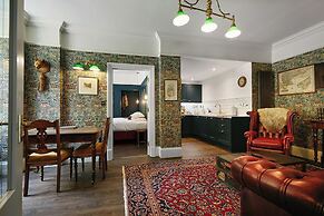 Foyers Lodge