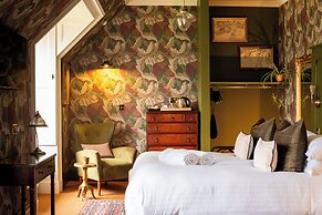 Foyers Lodge