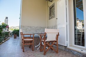 Dora Apartments