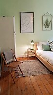 Central 3 Bedroom Next to Leafy Meadows